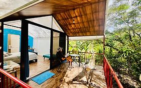 Rio Celeste Garza Del Sol Glamping Bromelia